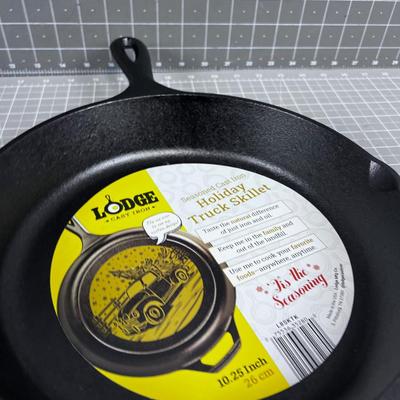 LODGE HOLIDAY Truck Skillet 