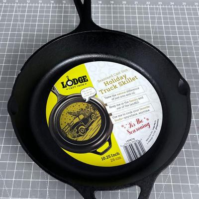 LODGE HOLIDAY Truck Skillet 