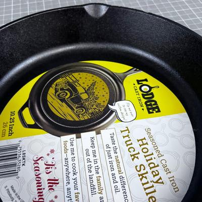 LODGE HOLIDAY Truck Skillet 
