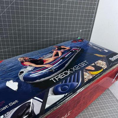 Raft w/Pump in Box 