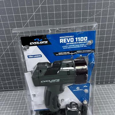 REEVO New in the Package SPOT LIGHT