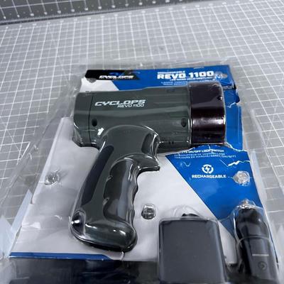 REEVO New in the Package SPOT LIGHT