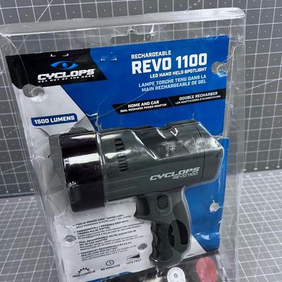 REEVO New in the Package SPOT LIGHT