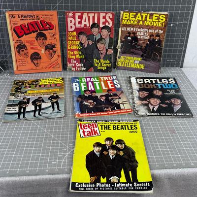 BEATLES Magazines WOW~! Collectible! (7) 
