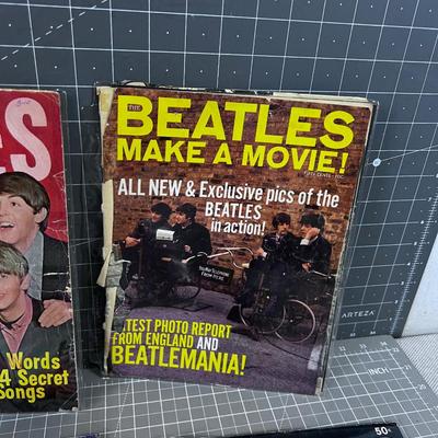 BEATLES Magazines WOW~! Collectible! (7) 