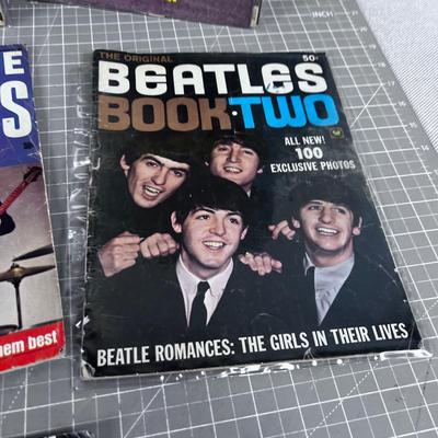 BEATLES Magazines WOW~! Collectible! (7) 