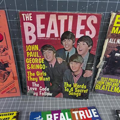 BEATLES Magazines WOW~! Collectible! (7) 