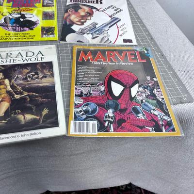 MARVEL Large Format Graphic Comics (9) 