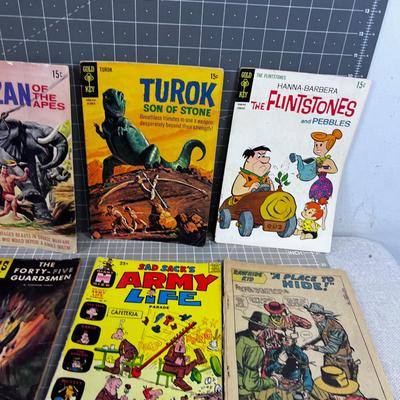 Pile of Vintage Comics, Flintstone & Thunder Agents, Hulk Etc. 