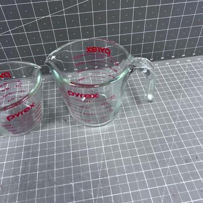 2 Pyrex Measuring Cups 