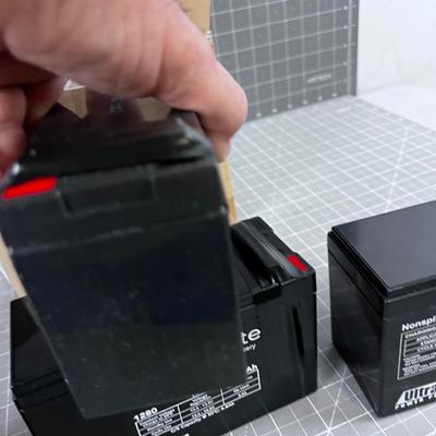 UNIVERSAL Batteries used