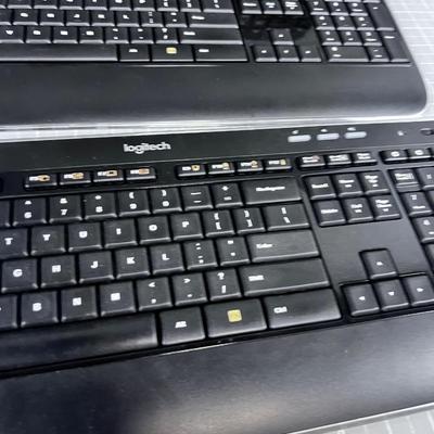 (3) LOGITECH Blue Tooth Keyboard WIRELESS Used