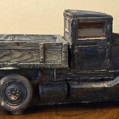 Resin Old PickUp Truck Deco