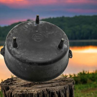 Lodge #12 Cast Iron Footed Dutch Oven