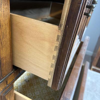 Beautiful Chest of Drawers (See description)