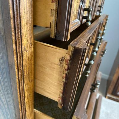 Beautiful Chest of Drawers (See description)