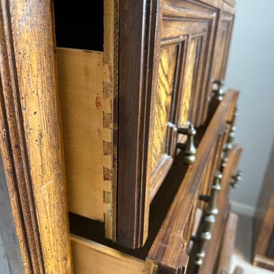 Beautiful Chest of Drawers (See description)