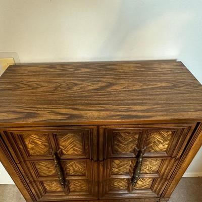 Beautiful Chest of Drawers (See description)