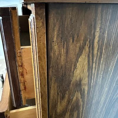 Beautiful Chest of Drawers (See description)