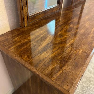 Dresser w/ Mirrors (see description)
