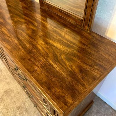 Dresser w/ Mirrors (see description)