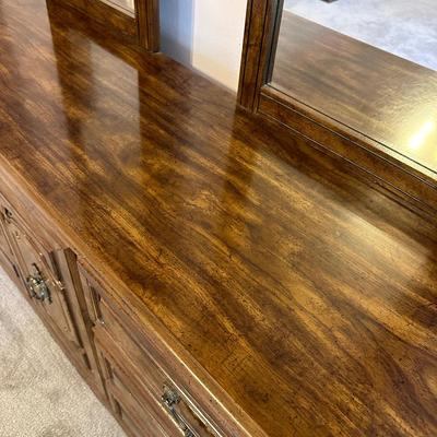 Dresser w/ Mirrors (see description)