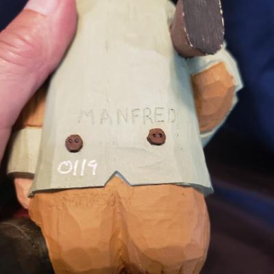 Hunting Books and Wooden Figurine by Manfred (HC-KD)