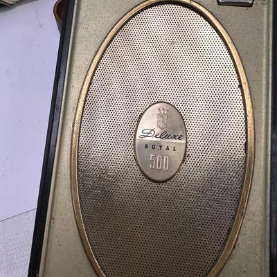 3 Vintage transitor radios