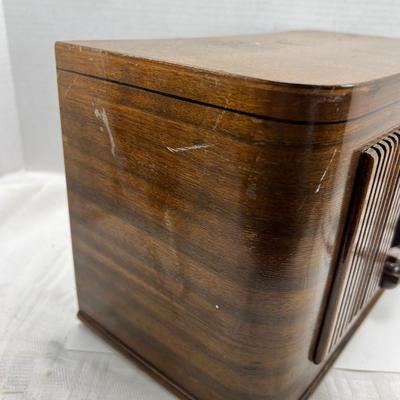 RARE Delco Antique push button standard broadcast radio