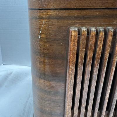 RARE Delco Antique push button standard broadcast radio