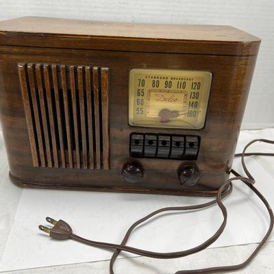 RARE Delco Antique push button standard broadcast radio