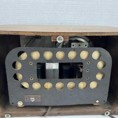 RARE Delco Antique push button standard broadcast radio