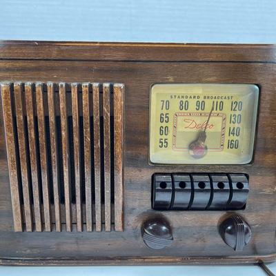 RARE Delco Antique push button standard broadcast radio