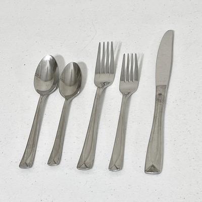 ONEIDA ~ Satin Lincoln ~ 5 Pc Place Setting For 6 & 5 Serving Pieces