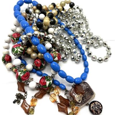 costume jewelry necklace lot 1