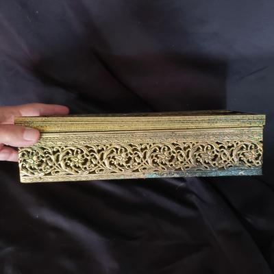 Vintage Vanity Set and More (MB-KD)