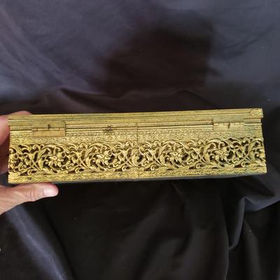 Vintage Vanity Set and More (MB-KD)