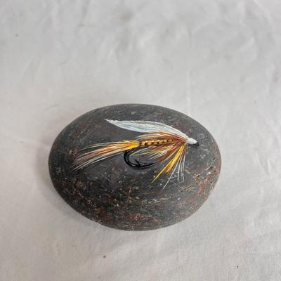 Artistic Hand Tied Fly Fishing Flies w/ Displays and more (MB-DZ)