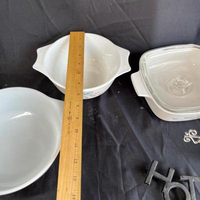 Assorted kitchenware