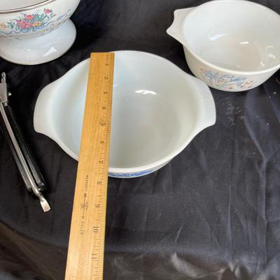 Assorted kitchenware