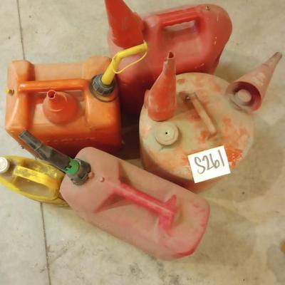 S262-Gas cans