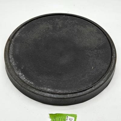 Lodge Footed Cast Iron Dutch Oven