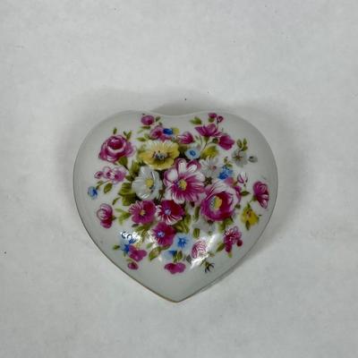 Ceramic Heart Shaped Lidded Trinket Box