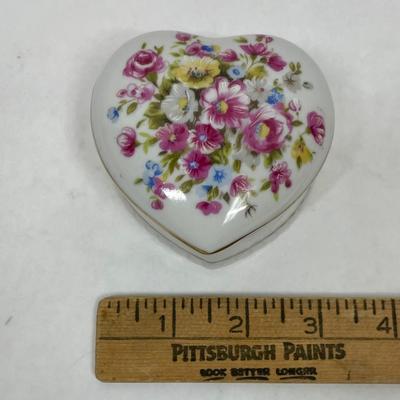 Ceramic Heart Shaped Lidded Trinket Box