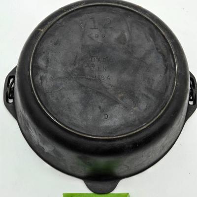 LODGE Cast Iron Dutch Oven