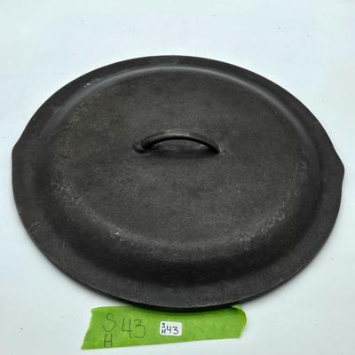 LODGE Cast Iron Dutch Oven