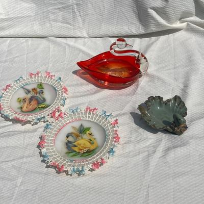 Vintage swan decor