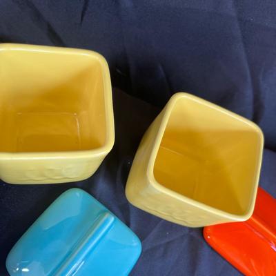 Harlequin, Fiesta, & other bright colored dinnerware