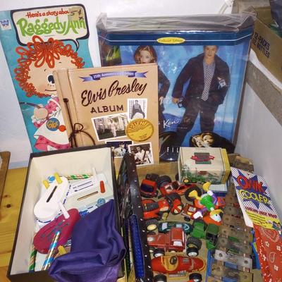D61 Toy/Collectible lot