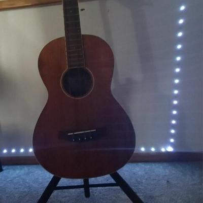 Ibanez PNB14E Acoustic Mini Bass.